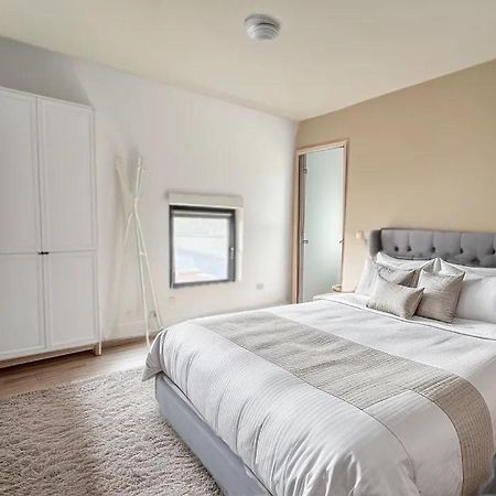 Station 64 A2 Bruxelles-Charleroi-Airport Apartman Kültér fotó